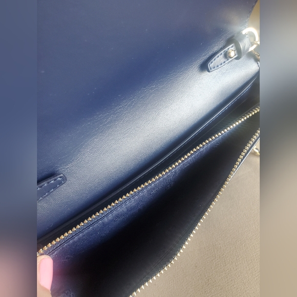 NWT Tory Burch Savannah Quilted Leather T Logo Chain Crossbody Flat Wallet Navy - Picture 5 of 5